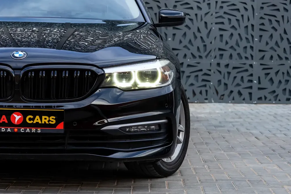 BMW 5 Series 520 2019 GCC specs - Image 4