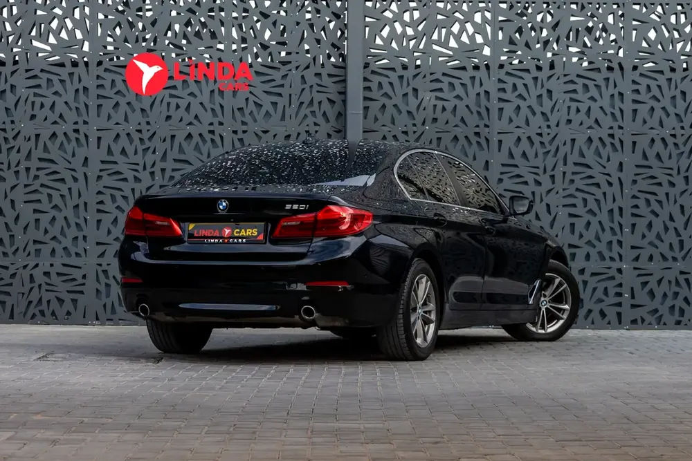 BMW 5 Series 520 2019 GCC specs - Image 7