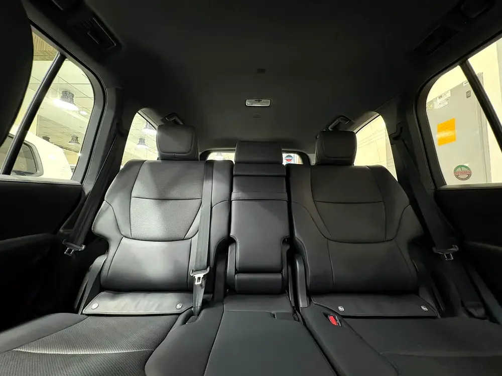 Toyota Land Cruiser GXR 2023 MODEL - GCC Specification - Image 13