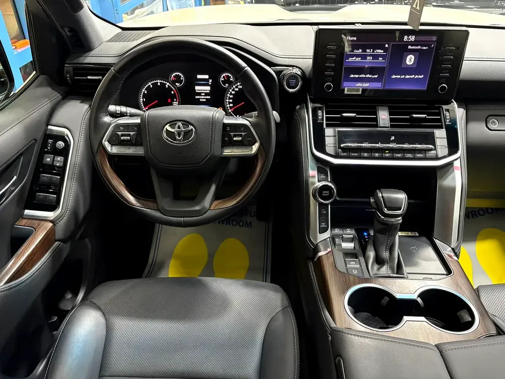 Toyota Land Cruiser GXR 2023 MODEL - GCC Specification - Image 15