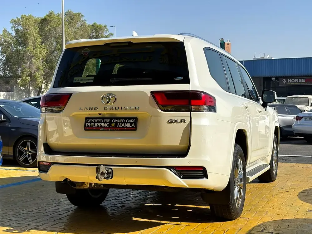 Toyota Land Cruiser GXR 2023 MODEL - GCC Specification - Image 4