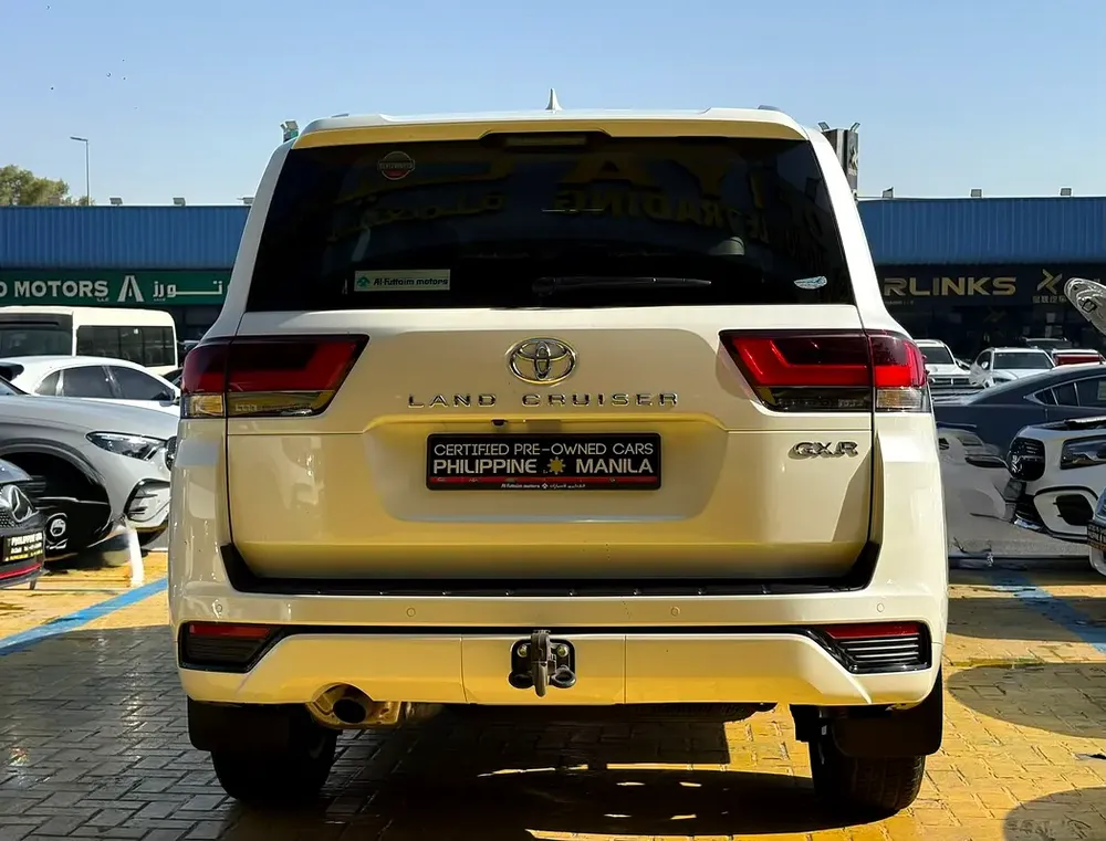 Toyota Land Cruiser GXR 2023 MODEL - GCC Specification - Image 5