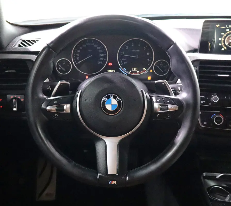 428i Coupe . GCC Specs . Mid-High Option . Excellent Condition - Image 11