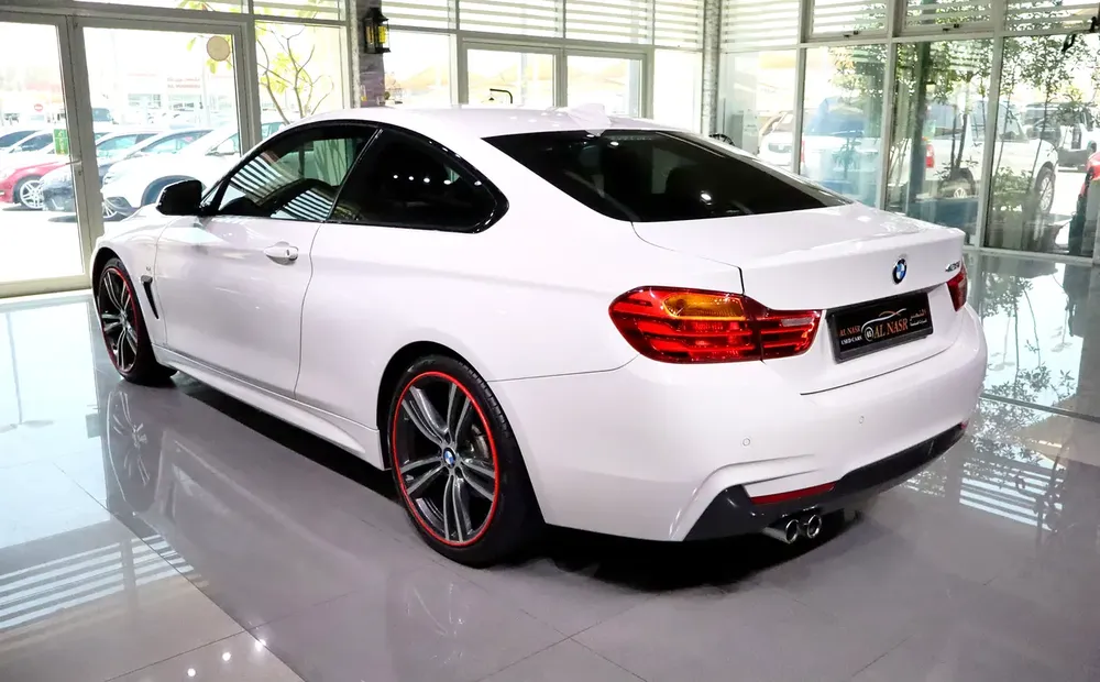 428i Coupe . GCC Specs . Mid-High Option . Excellent Condition - Image 4