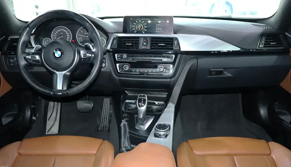 428i Coupe . GCC Specs . Mid-High Option . Excellent Condition - Image 9