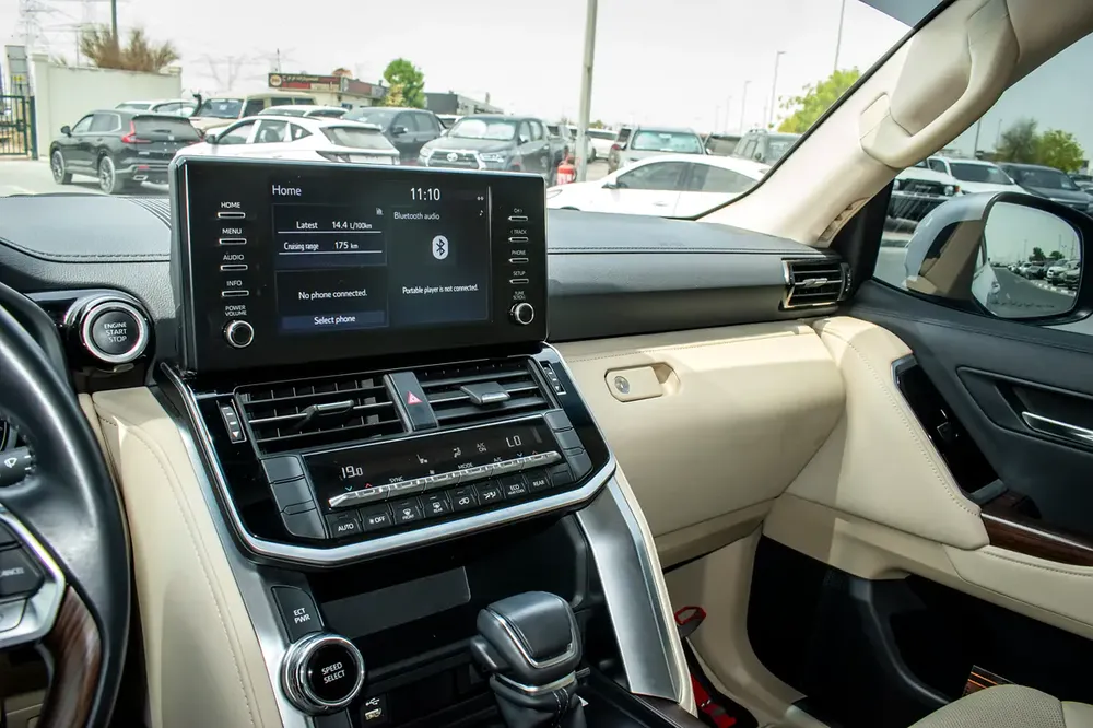 2023 - TOYOTA LAND CRUISER GXR 4.0 - UNDER WARRANTY GCC SPECS - EXCELLENT CONDITION - Image 10
