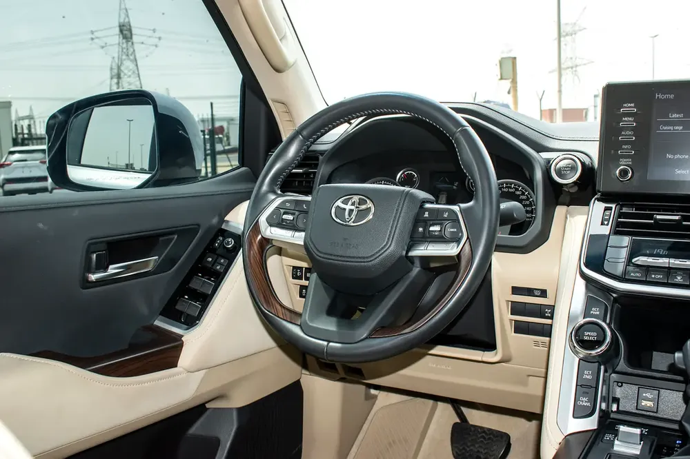 2023 - TOYOTA LAND CRUISER GXR 4.0 - UNDER WARRANTY GCC SPECS - EXCELLENT CONDITION - Image 12