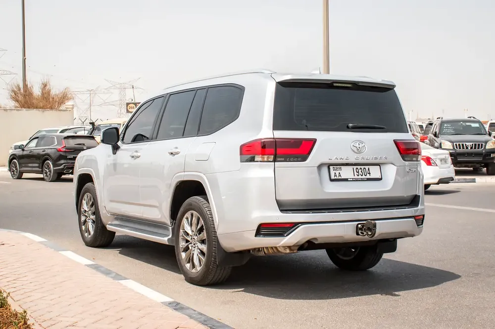 2023 - TOYOTA LAND CRUISER GXR 4.0 - UNDER WARRANTY GCC SPECS - EXCELLENT CONDITION - Image 6
