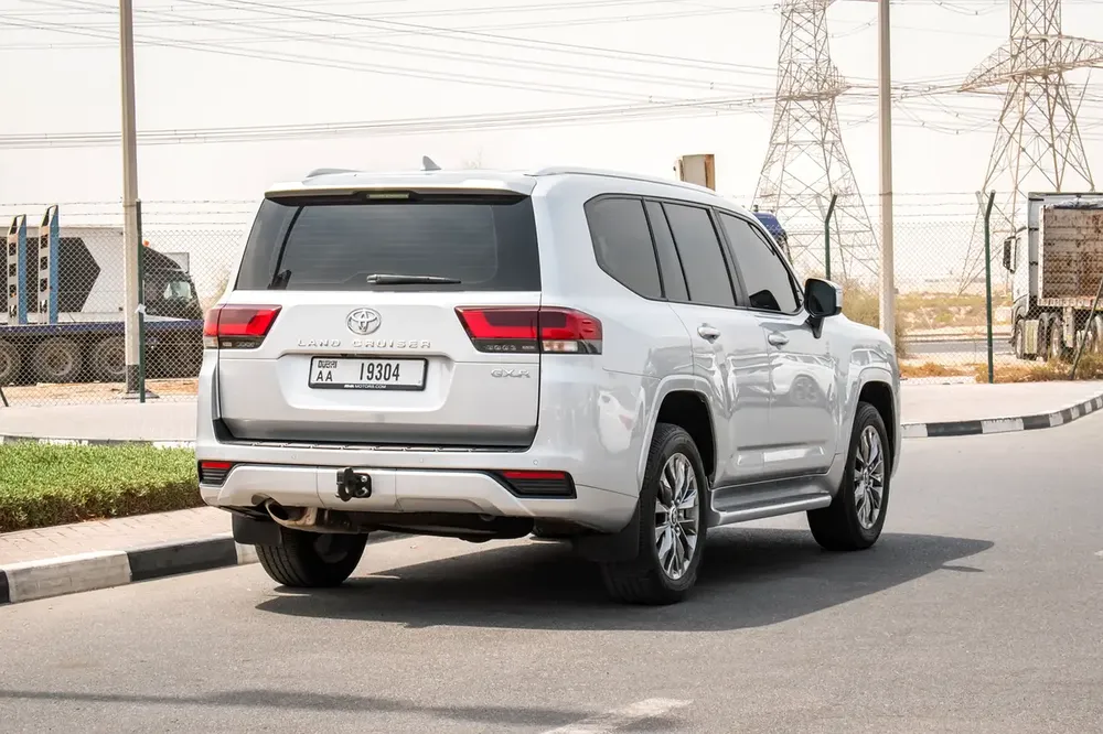 2023 - TOYOTA LAND CRUISER GXR 4.0 - UNDER WARRANTY GCC SPECS - EXCELLENT CONDITION - Image 7