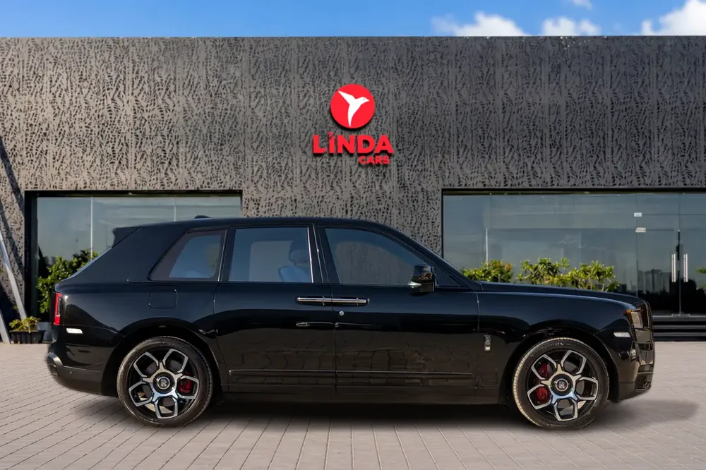 Rolls-Royce Cullinan Black Badge 2020 GCC - Image 8