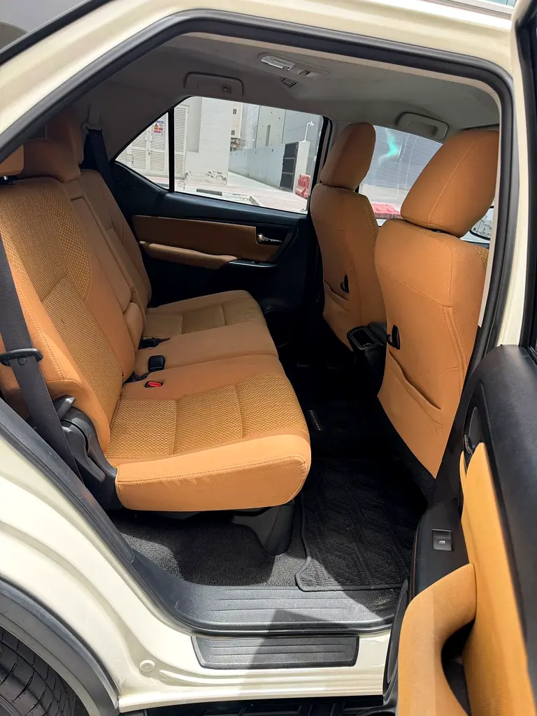 2.7 Toyota Fortuner 2017 - 4 Cylinder- Orginal paint- Accident Free - Image 12