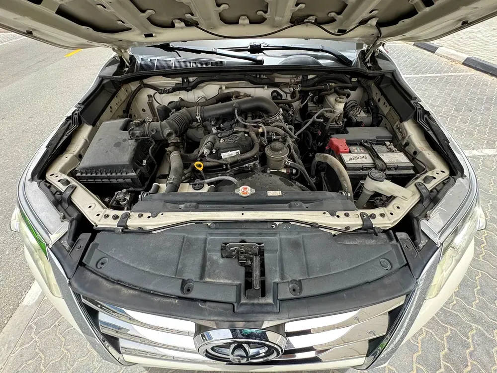 2.7 Toyota Fortuner 2017 - 4 Cylinder- Orginal paint- Accident Free - Image 14