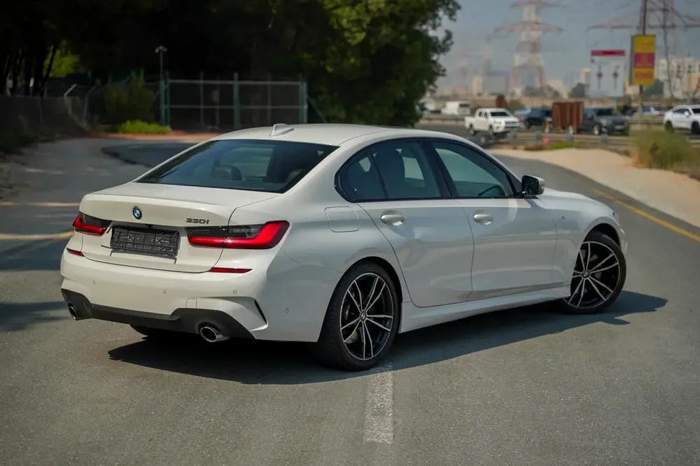 2021 || BMW 330I || M SPORT ALCANTARA || LOW MILAGE WITH A MINT CONDITION - Image 4