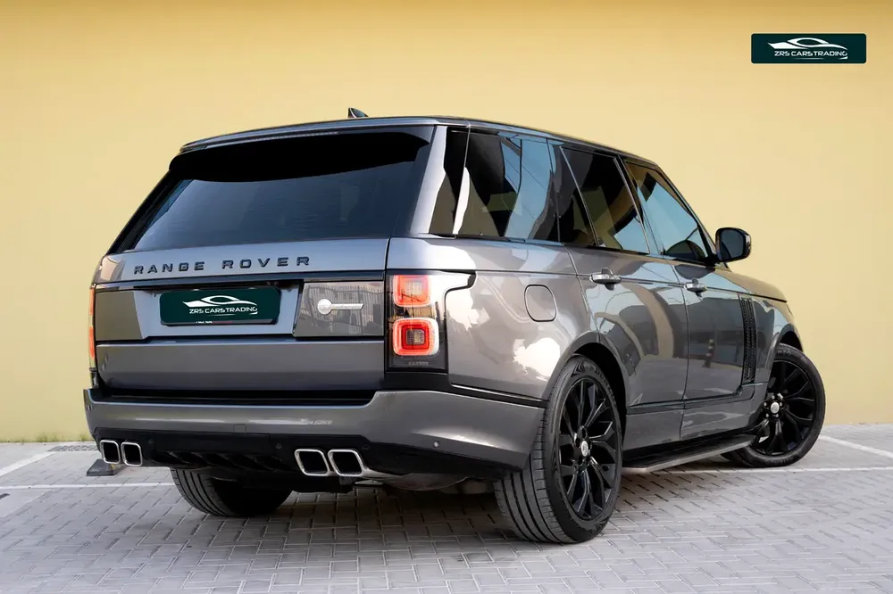 2019 Range Rover Vogue SE GCC | SV Kit Supercharged | Luxury SUV - Image 5