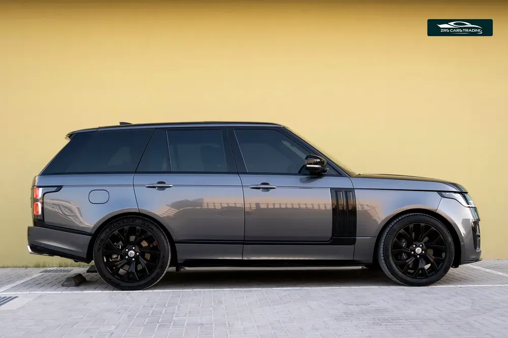 2019 Range Rover Vogue SE GCC | SV Kit Supercharged | Luxury SUV - Image 7