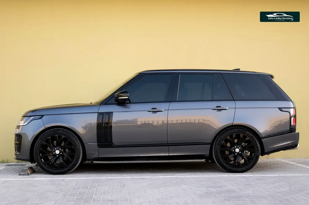2019 Range Rover Vogue SE GCC | SV Kit Supercharged | Luxury SUV - Image 8