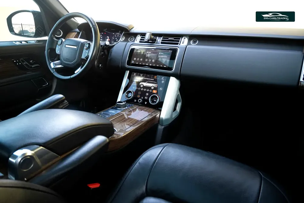 2019 Range Rover Vogue SE GCC | SV Kit Supercharged | Luxury SUV - Image 9