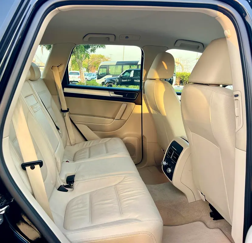 VW TOUAREG 2016 GCC - Image 10