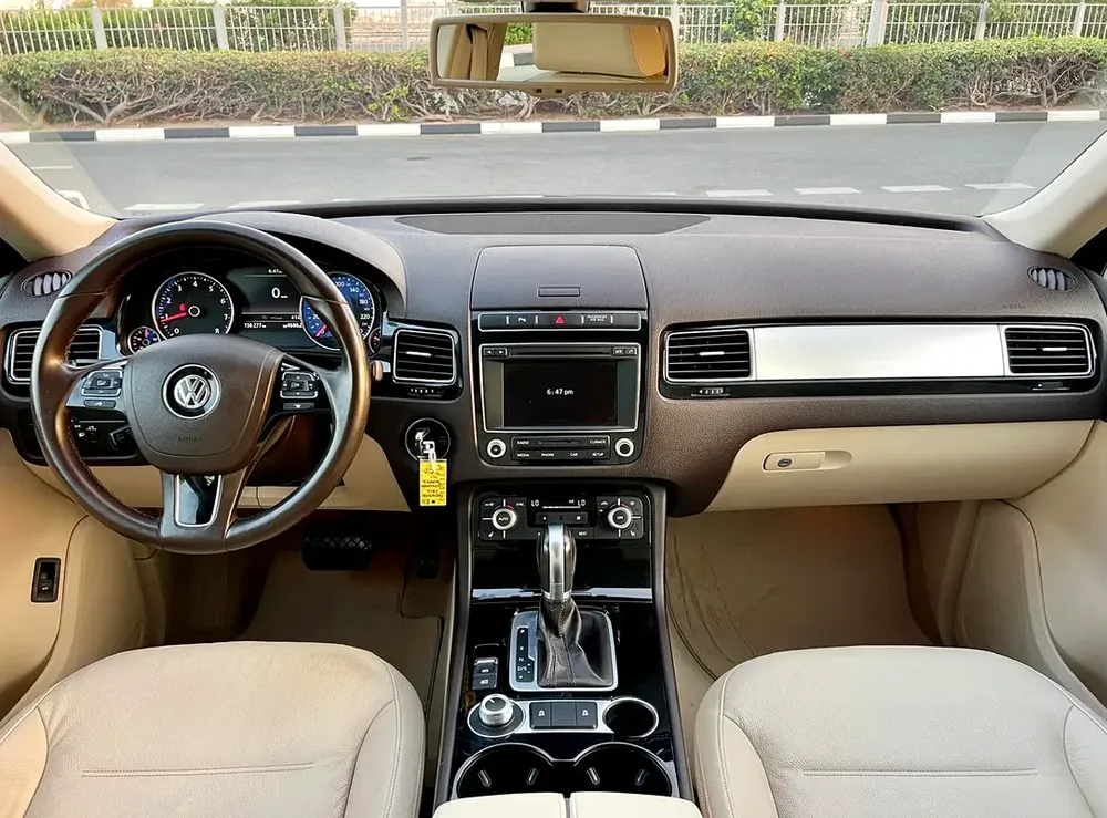 VW TOUAREG 2016 GCC - Image 14