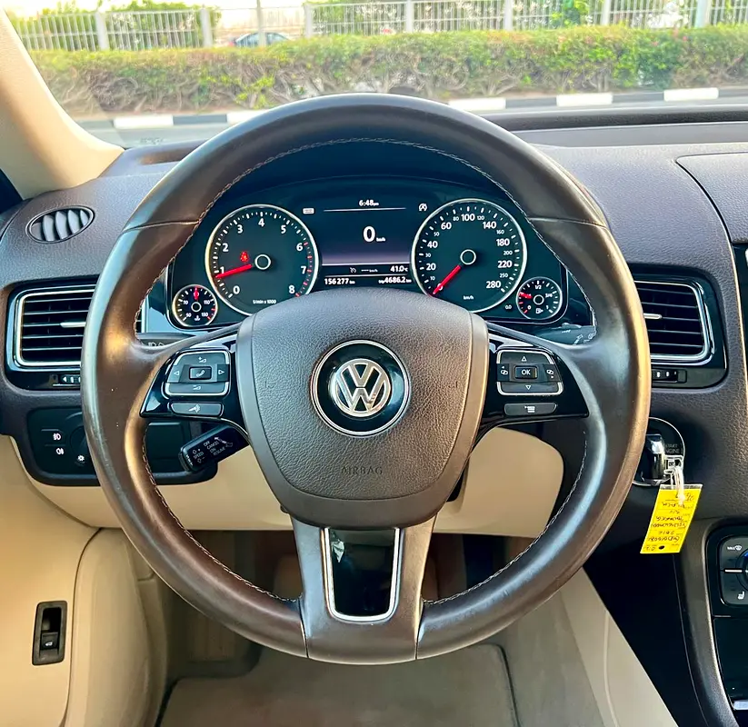 VW TOUAREG 2016 GCC - Image 18