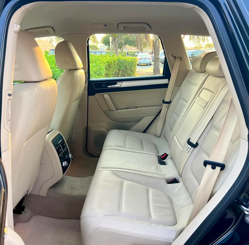 VW TOUAREG 2016 GCC - Image 9