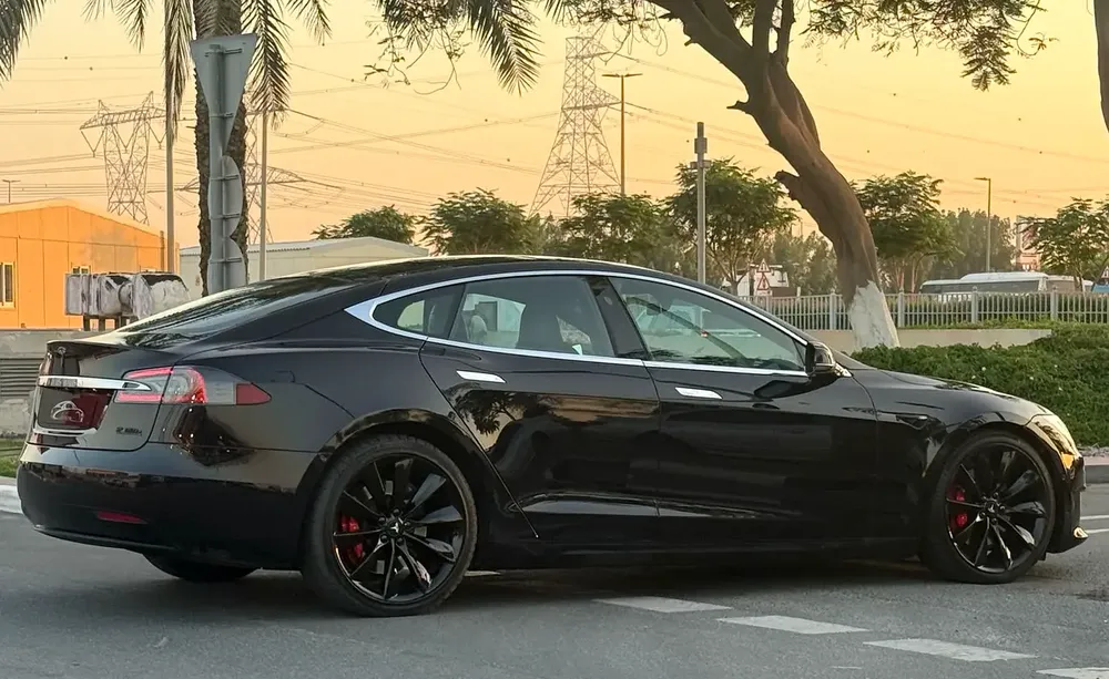 2017 Tesla Model S P100D - GCC Specs - Excellent Condition - Image 4