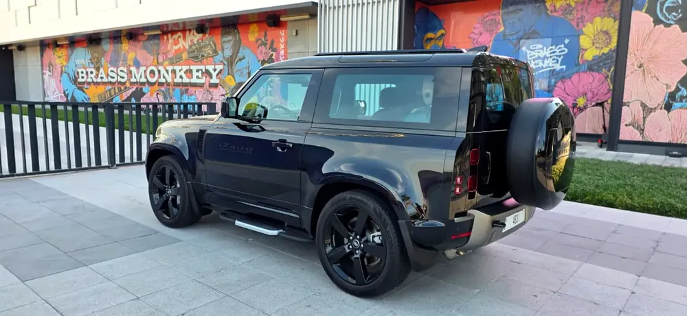 2025 Land Rover Defender 90 X-Dynamic HSE P400 -Excellent Condition-Under Warranty - Image 7