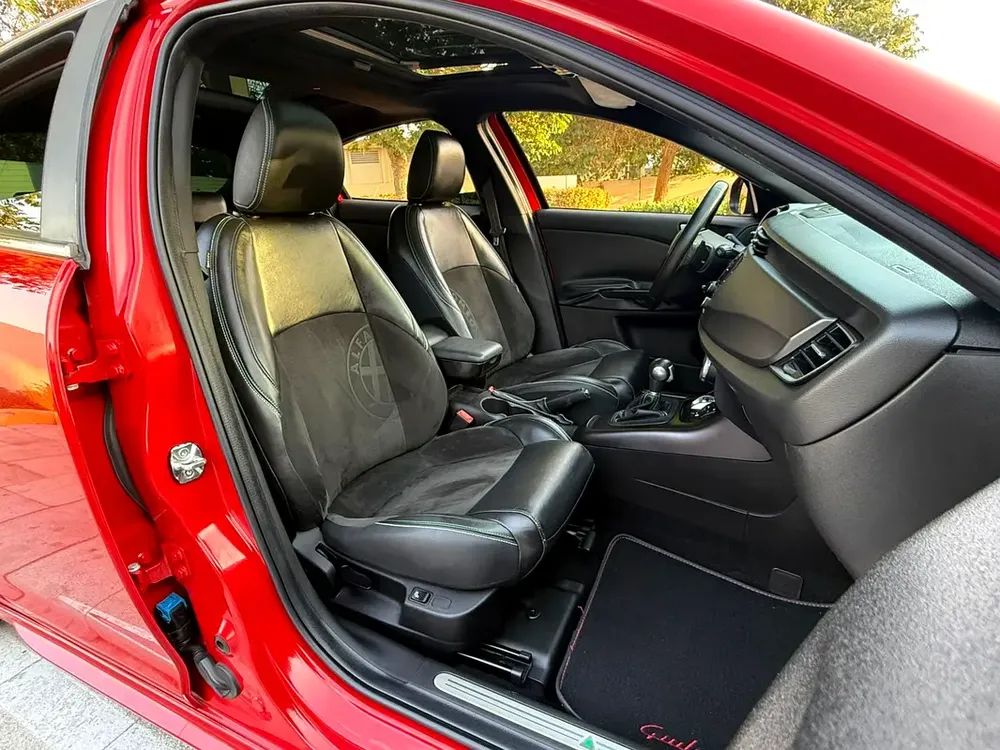 2015 ALFA ROMEO GIULETTA VELOCE 1.8L 4cyl.// ORIGINAL PAINT// EXCELLENT CONDITION// - Image 10