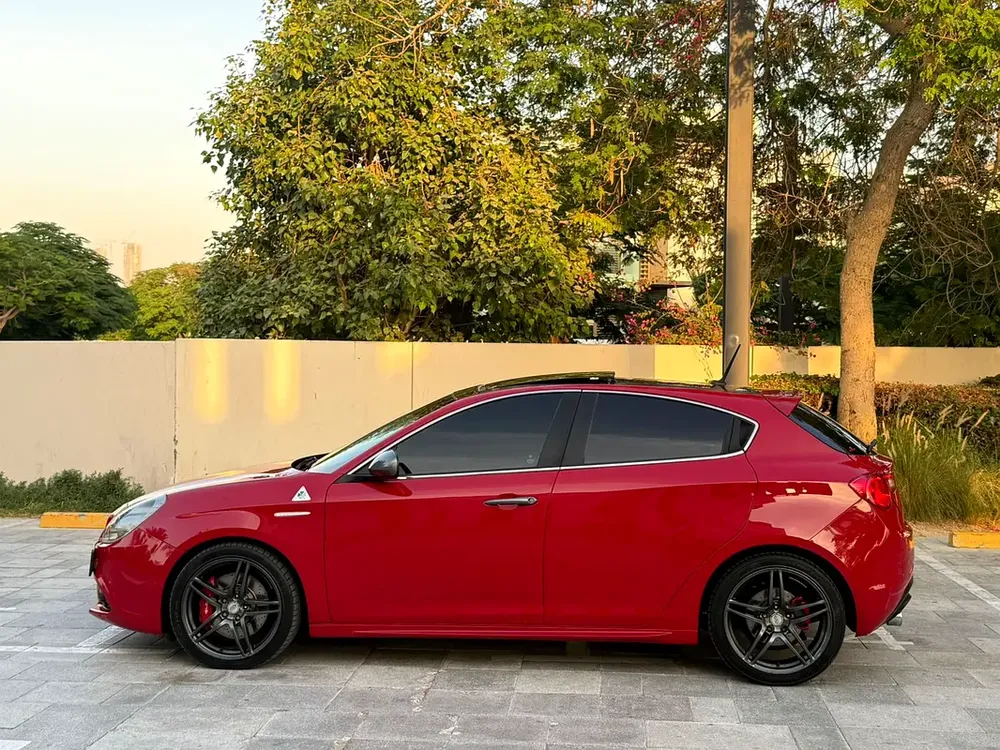 2015 ALFA ROMEO GIULETTA VELOCE 1.8L 4cyl.// ORIGINAL PAINT// EXCELLENT CONDITION// - Image 5