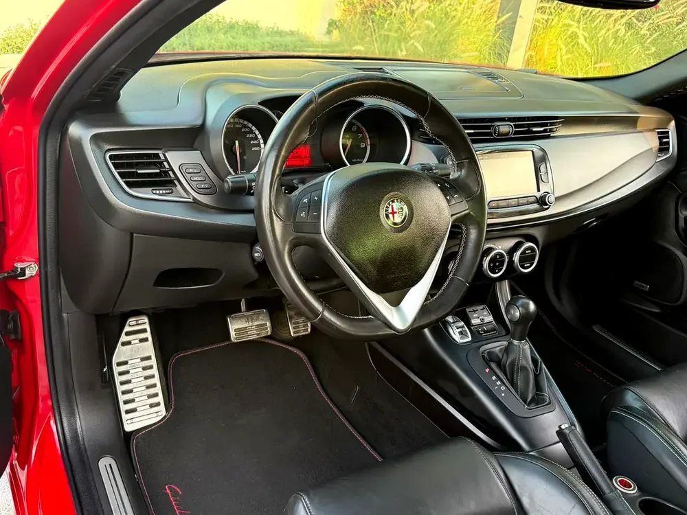 2015 ALFA ROMEO GIULETTA VELOCE 1.8L 4cyl.// ORIGINAL PAINT// EXCELLENT CONDITION// - Image 9