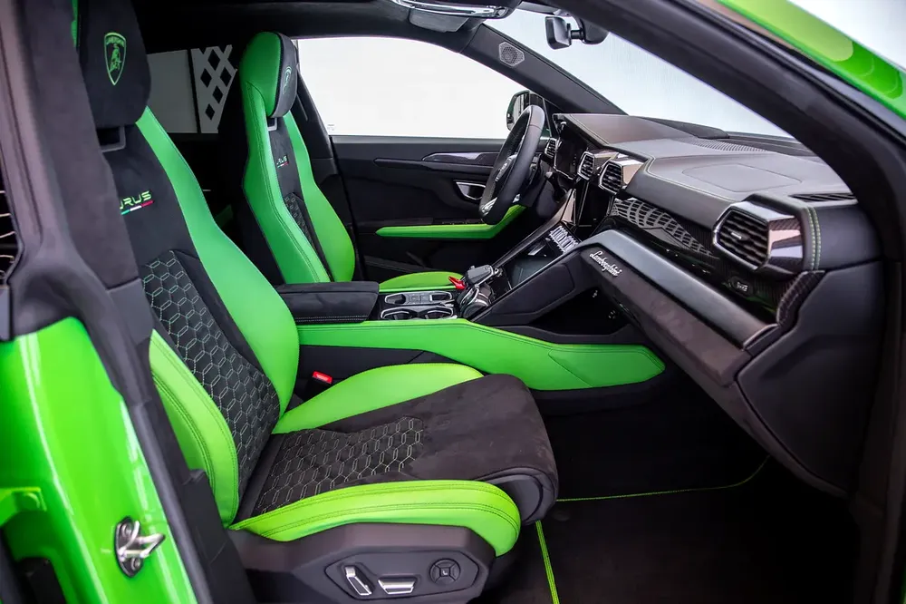 URUS CAPSULE | TWO TONE INTERIOR | ALCANTARA SEATS| WARRANTY AVAILABLE - Image 13