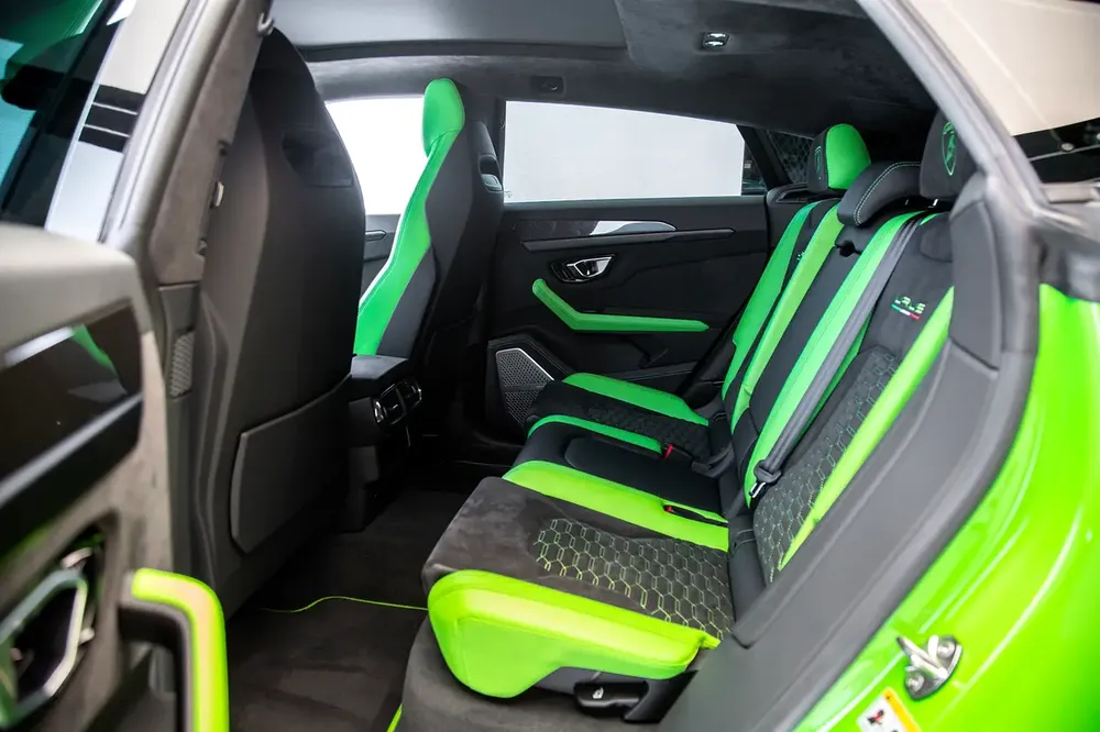 URUS CAPSULE | TWO TONE INTERIOR | ALCANTARA SEATS| WARRANTY AVAILABLE - Image 8
