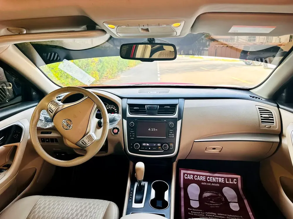 Altima SL 2017 | Gcc | Full options | Sunroof | Mint Condition - Image 12