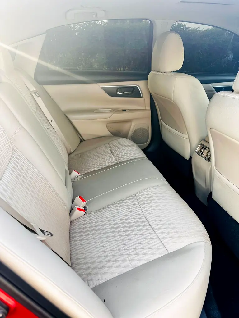 Altima SL 2017 | Gcc | Full options | Sunroof | Mint Condition - Image 13