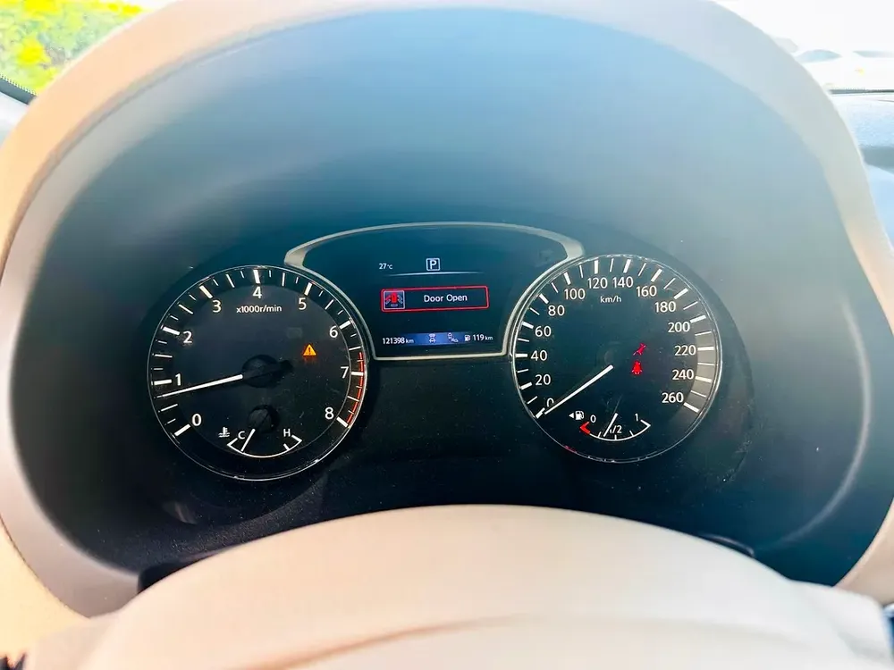 Altima SL 2017 | Gcc | Full options | Sunroof | Mint Condition - Image 15