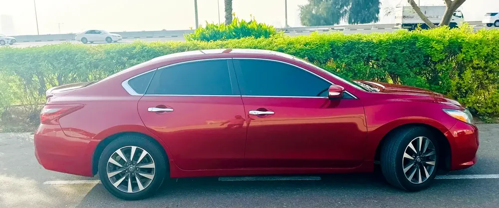 Altima SL 2017 | Gcc | Full options | Sunroof | Mint Condition - Image 6