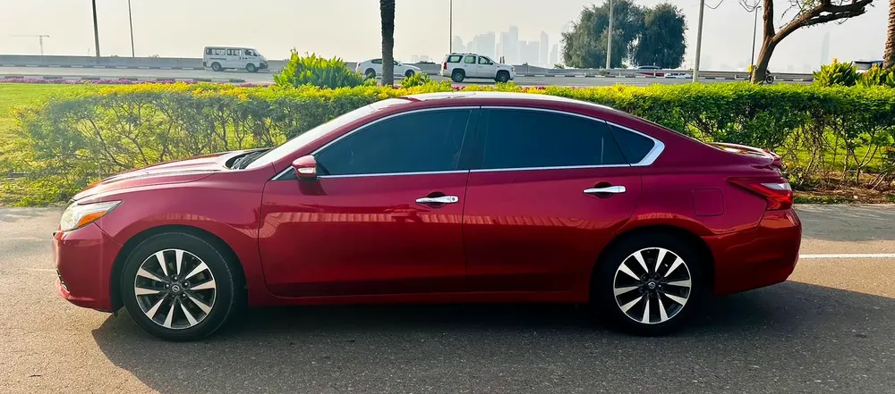 Altima SL 2017 | Gcc | Full options | Sunroof | Mint Condition - Image 7