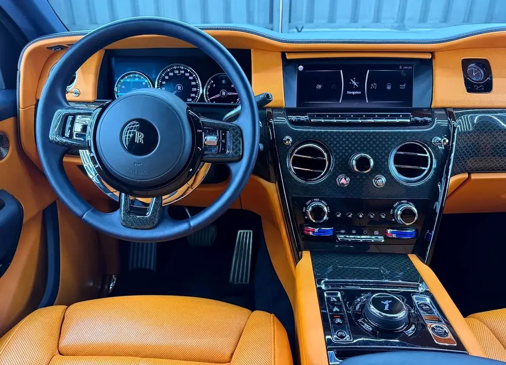 Rolls-Royce Cullinan Black Badge 2021 GCC specs for 1,115,000.00 AED - Image 16