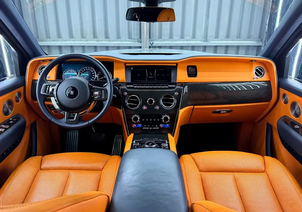 Rolls-Royce Cullinan Black Badge 2021 GCC specs for 1,115,000.00 AED - Image 17