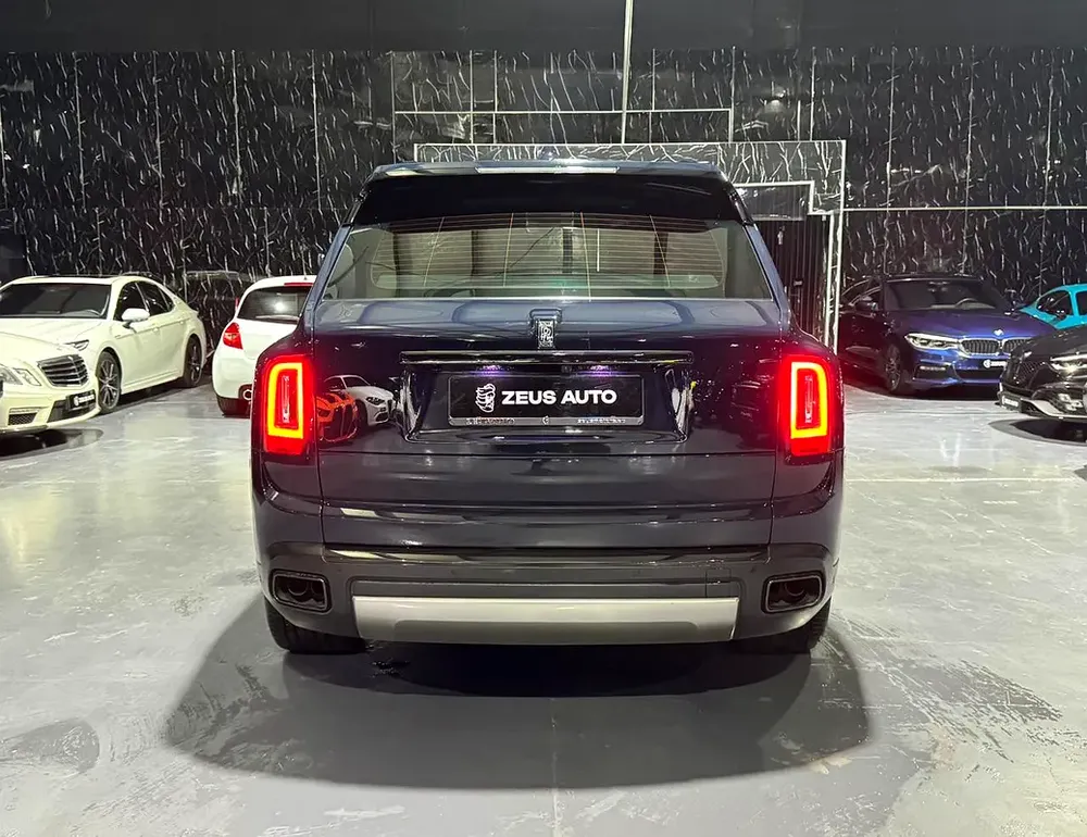 Rolls-Royce Cullinan Black Badge 2021 GCC specs for 1,115,000.00 AED - Image 8