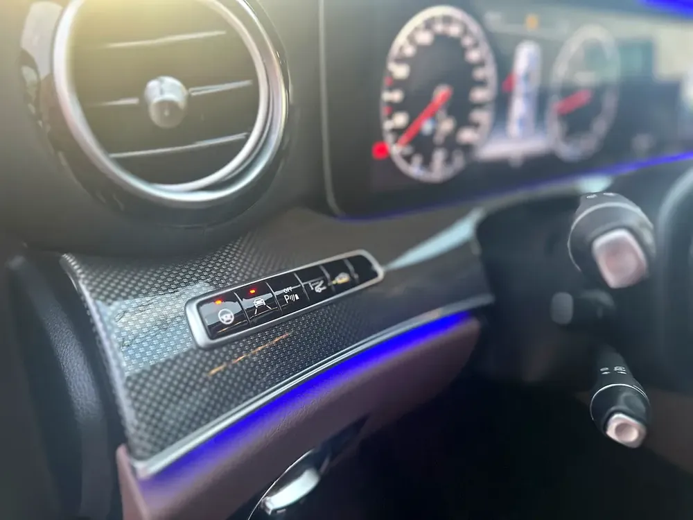 MERCEDES E 43 AMG - 2017 - 52,000 kms - 5 Buttons - JAPANESE SPEC - Image 10