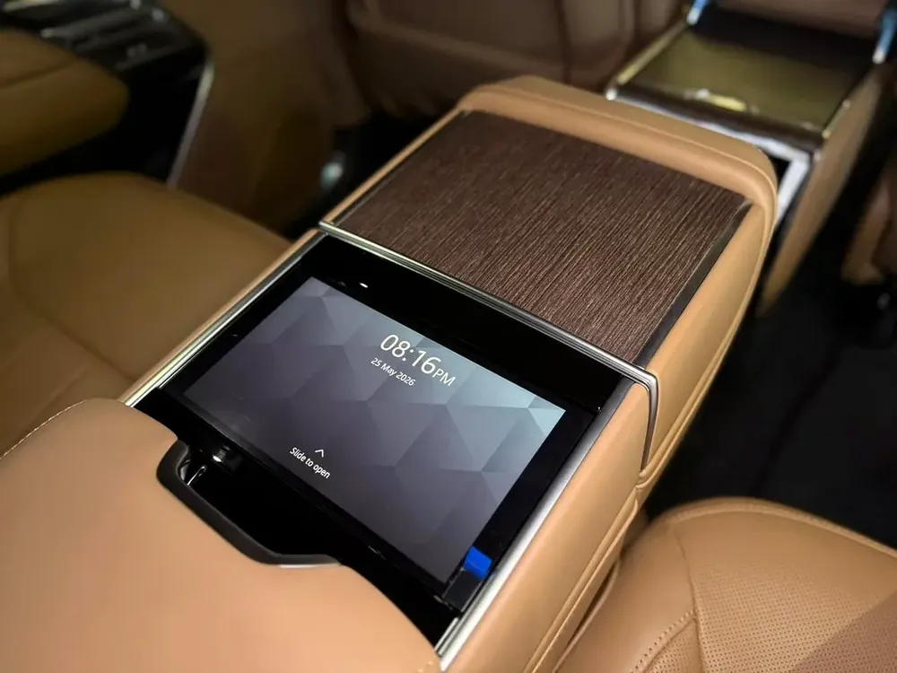2023 LWB VOGUE AUTOBIOGRAPHY P530 - MINT CONDITION - AL TAYYER WARRANTY AND SERVICE - Image 18