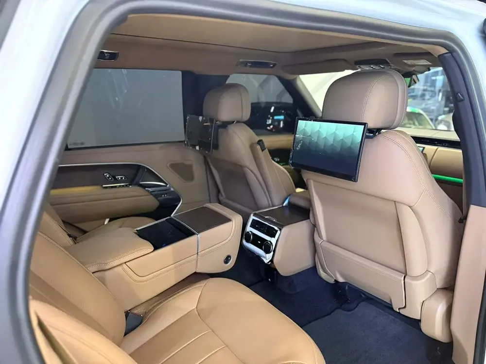 2023 LWB VOGUE AUTOBIOGRAPHY P530 - MINT CONDITION - AL TAYYER WARRANTY AND SERVICE - Image 19