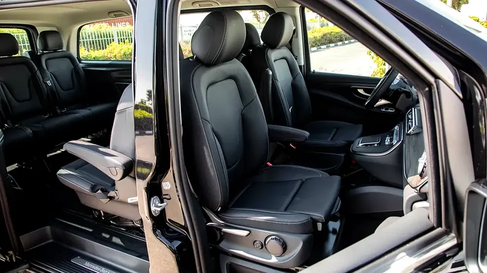 Mercedes-Benz V 300 Avantgarde Plus Extra Long | 2025 | GCC Specs | with 2 Years Agency Warranty - Image 15