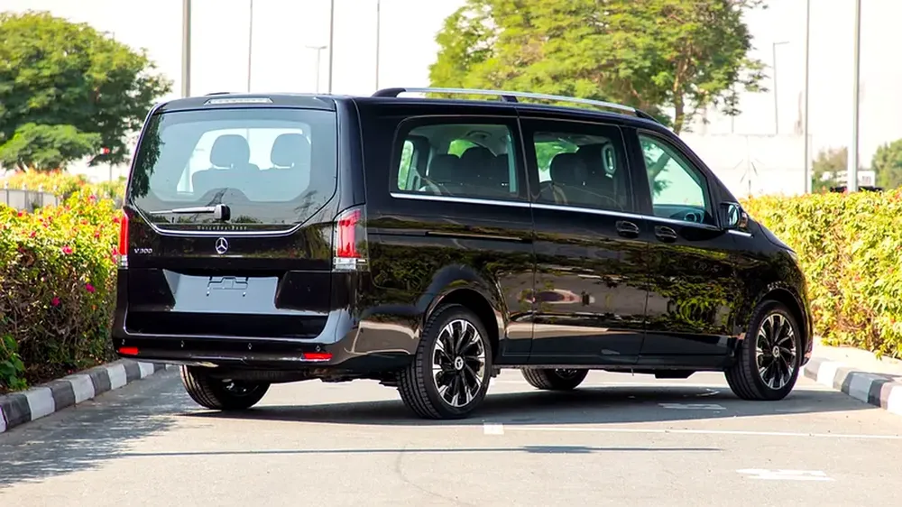 Mercedes-Benz V 300 Avantgarde Plus Extra Long | 2025 | GCC Specs | with 2 Years Agency Warranty - Image 5