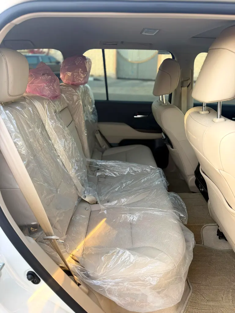 Toyota Land Cruiser 2026 GXR - Brand New - GCC Specs - Image 4