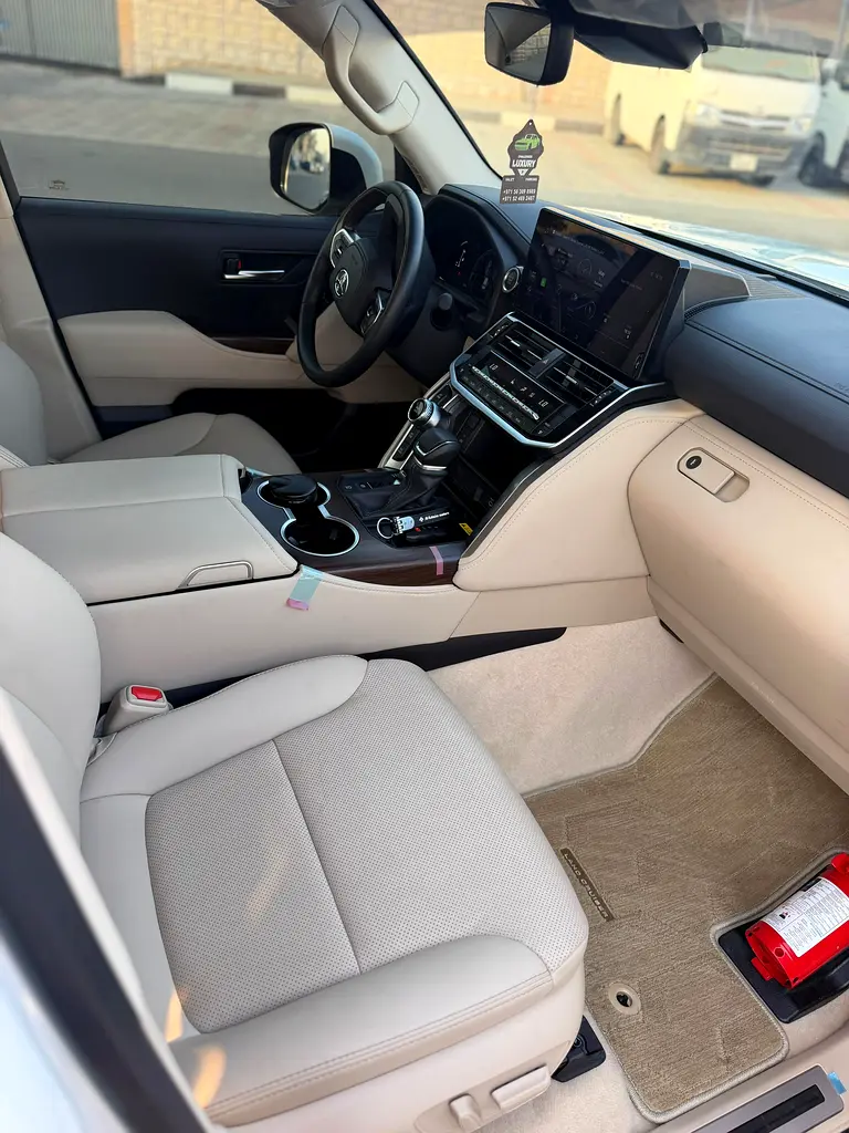 Toyota Land Cruiser 2026 GXR - Brand New - GCC Specs - Image 6