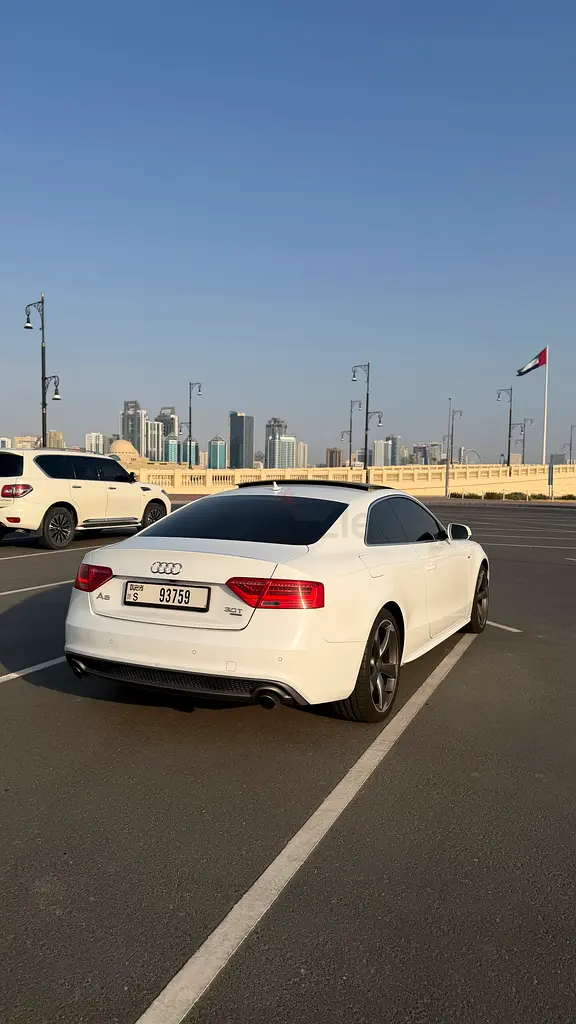 Audi A5 S-line 2013 | GCC Specs | Pristine Condition - Image 4