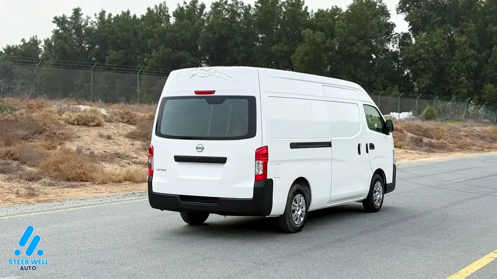 2021 Nissan Urvan Cargo Van - GCC Specs - Very Clean - Image 10