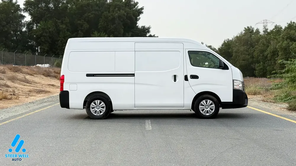 2021 Nissan Urvan Cargo Van - GCC Specs - Very Clean - Image 4